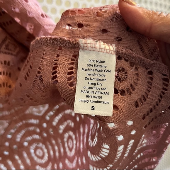LuLaRoe Lace Cardigan/Coverup Size 4 but can fit larger sizes in Rose GUC - Picture 6 of 6